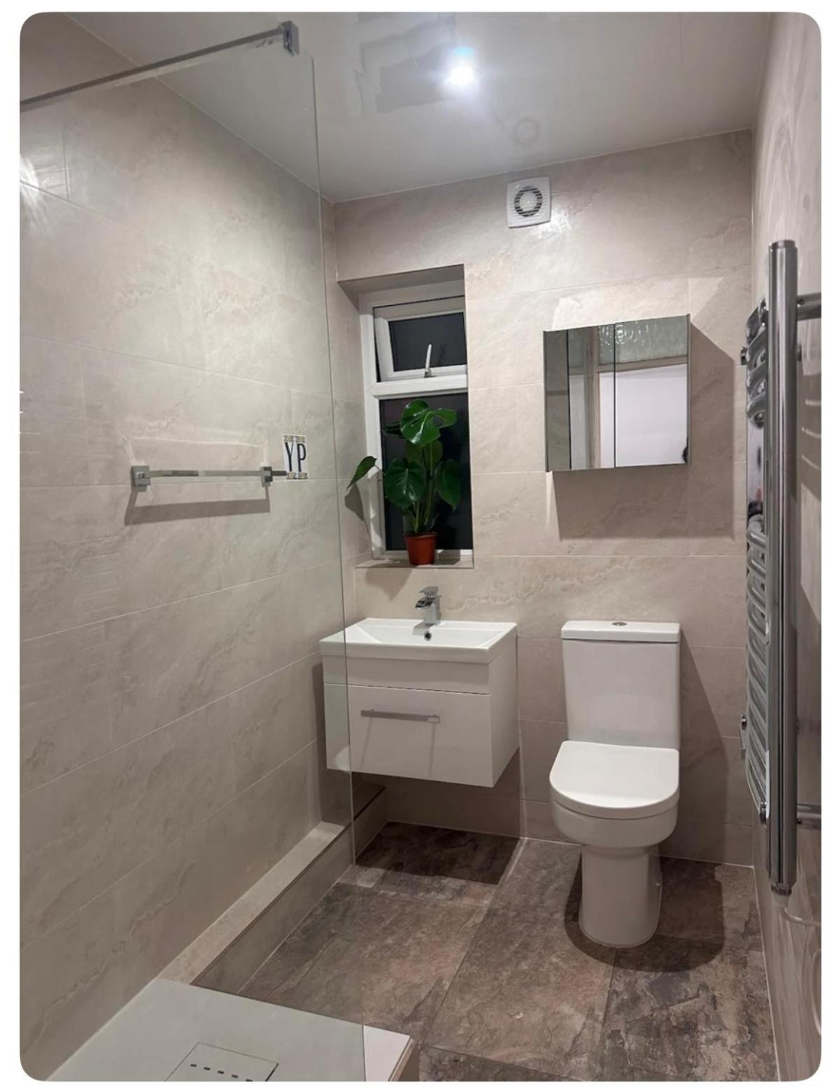 Ocean Village Marina 2 Bedroom Apartment With Balcony! Southampton Buitenkant foto