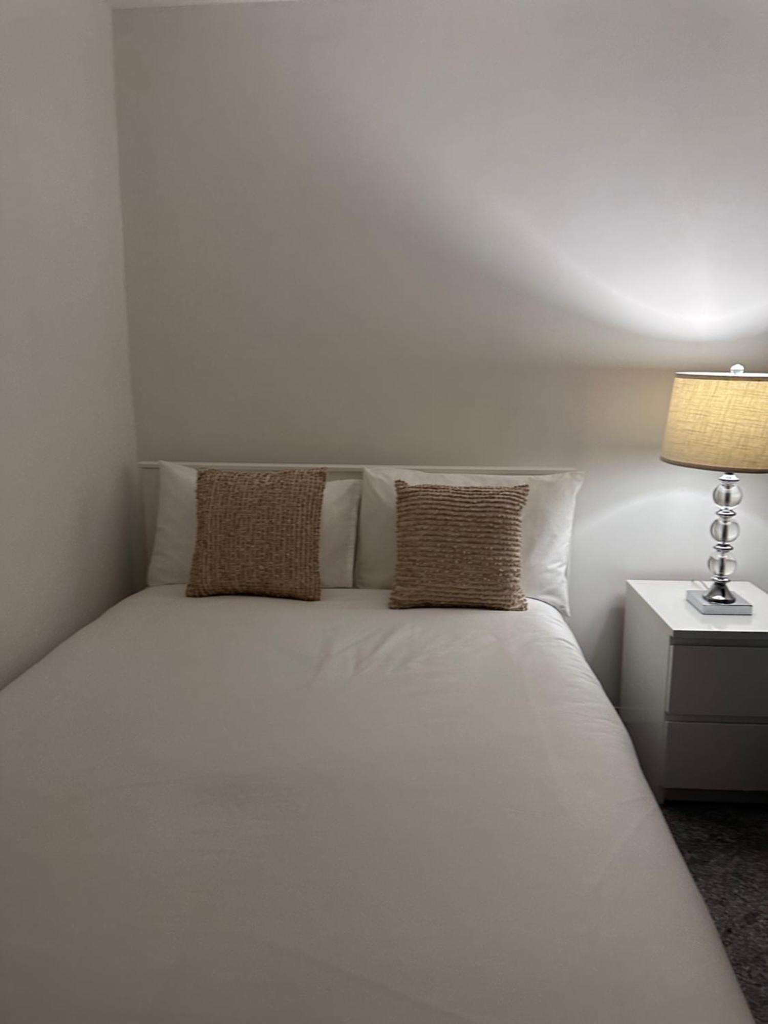 Ocean Village Marina 2 Bedroom Apartment With Balcony! Southampton Buitenkant foto